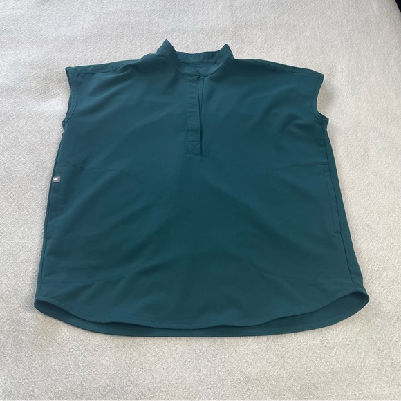 Figs Deep Teal Technical Scrubs  Top~ Size XS~ Healthcare or Medical Staff - Picture 7 of 10